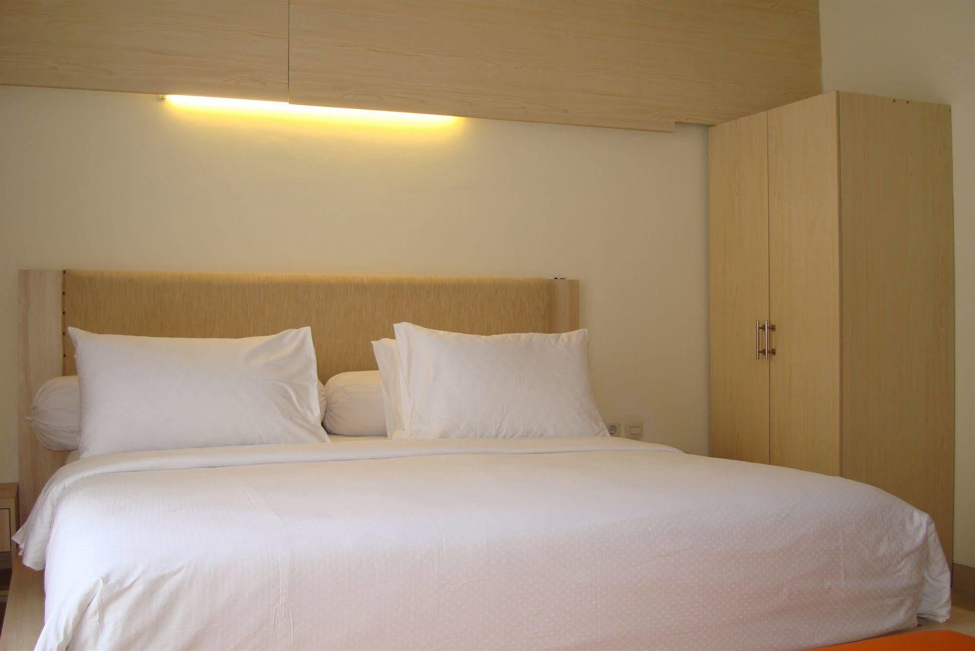 Ap Apartment *